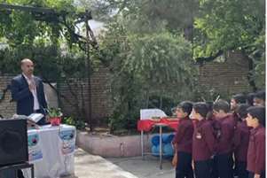 نواخته شدن زنگ سلامت در مدرسه شهید فرهاد راکب به مناسب هفته سلامت 