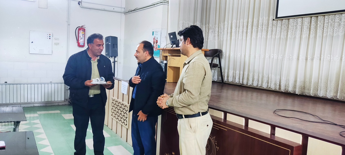 تجلیل از داوطلبان سلامت ادارات و محلات شهرستان استهبان
