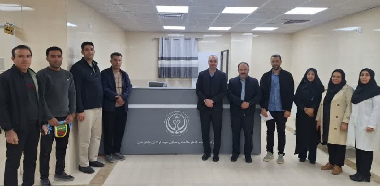 بازدید شبانه مسئولان شبکه بهداشت و درمان استهبان از پروژه&zwnj;های دهه فجر
