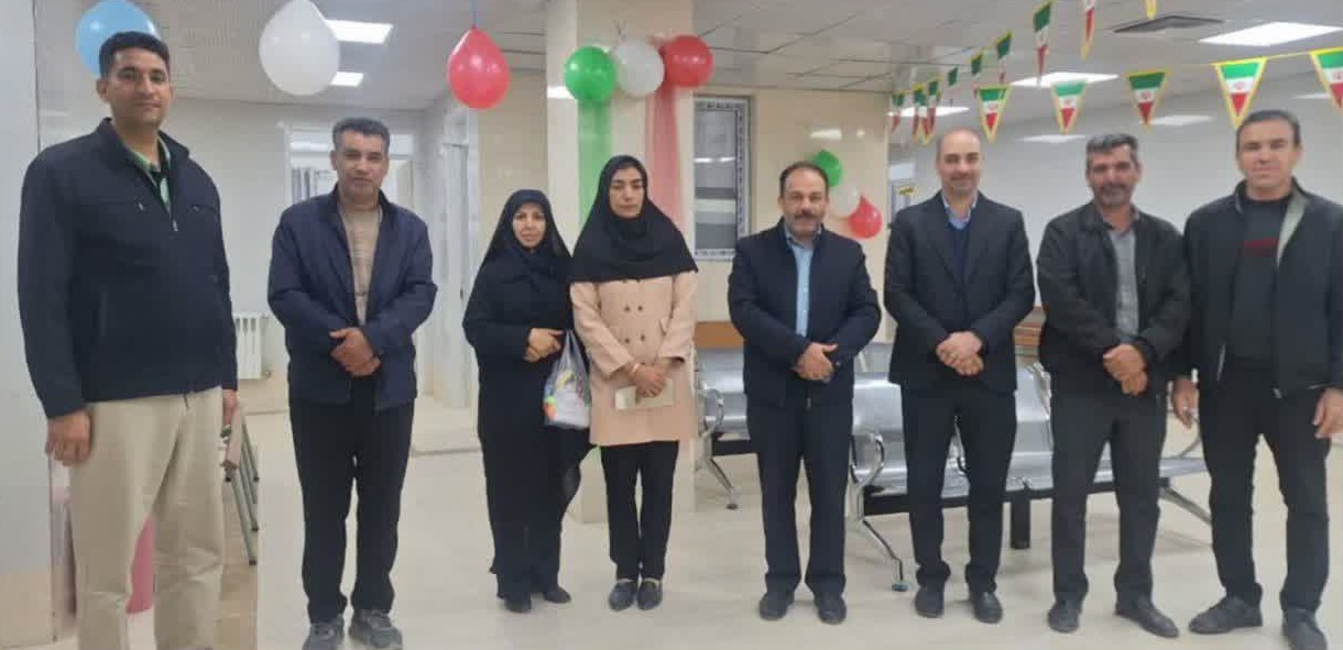 بازدید شبانه مسئولان شبکه بهداشت و درمان استهبان از پروژه&zwnj;های دهه فجر