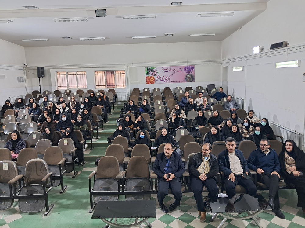 تقدیر از بهورزان و مراقبین سلامت برتر مرکز بهداشت استهبان در برنامه غربالگری سرطان&zwnj;های شایع