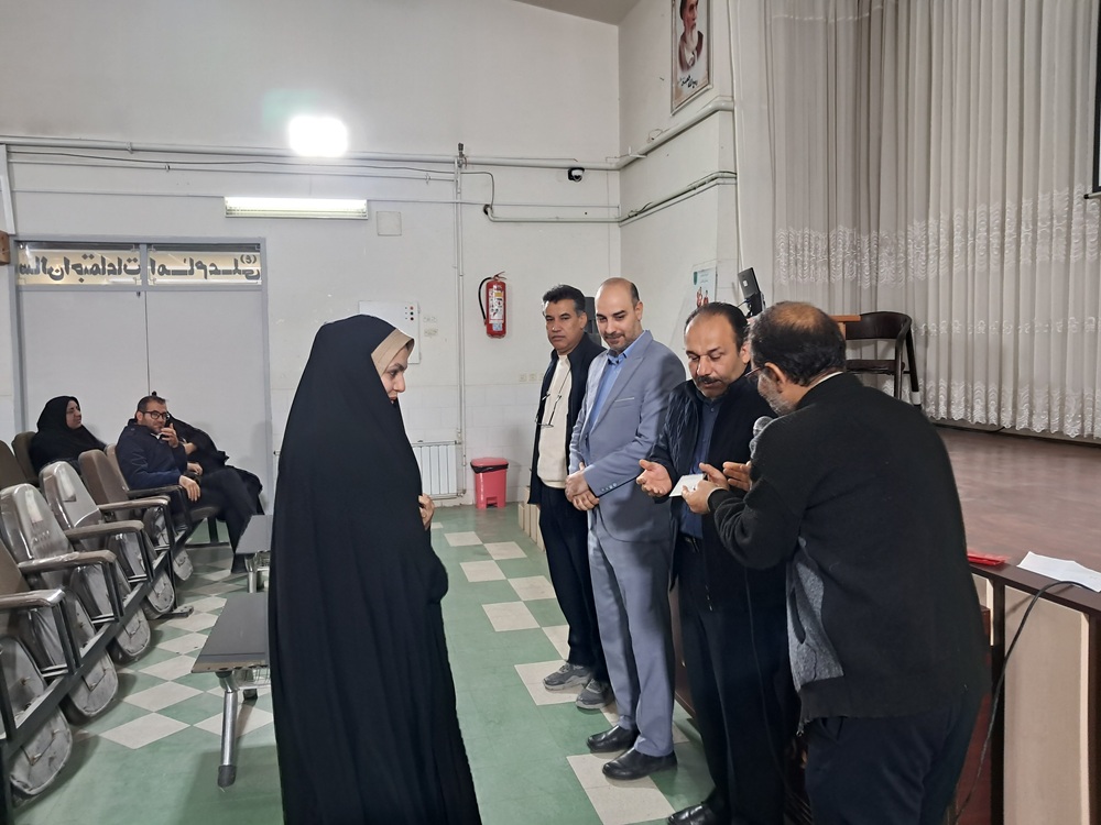 تقدیر از بهورزان و مراقبین سلامت برتر مرکز بهداشت استهبان در برنامه غربالگری سرطان&zwnj;های شایع