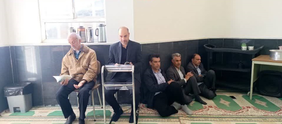 مراسم چهلمین روز شهادت رهبر شهید انقلاب حضرت آیت الله خامنه ای و شهدای دانش آموز مدرسه میناب در مرکز بهداشت شهرستان استهبان