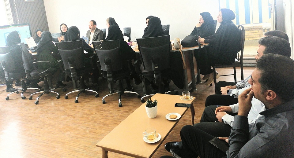 برگزاری نشست تحلیل و بررسی موارد مرگ ناشی از خودکشی در شهرستان استهبان