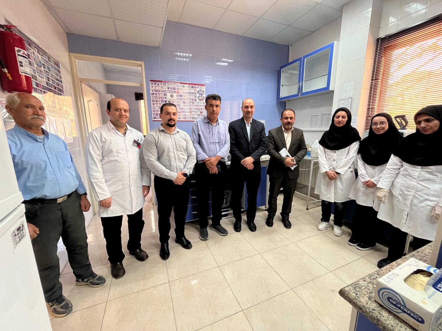 تجلیل از همکاران علوم آزمایشگاهی مراکز بهداشت استهبان به مناسبت روز علوم آزمایشگاهی