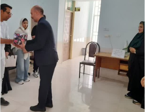 تجلیل از زوجین جوان در مرکز بهار نکو شهرستان استهبان