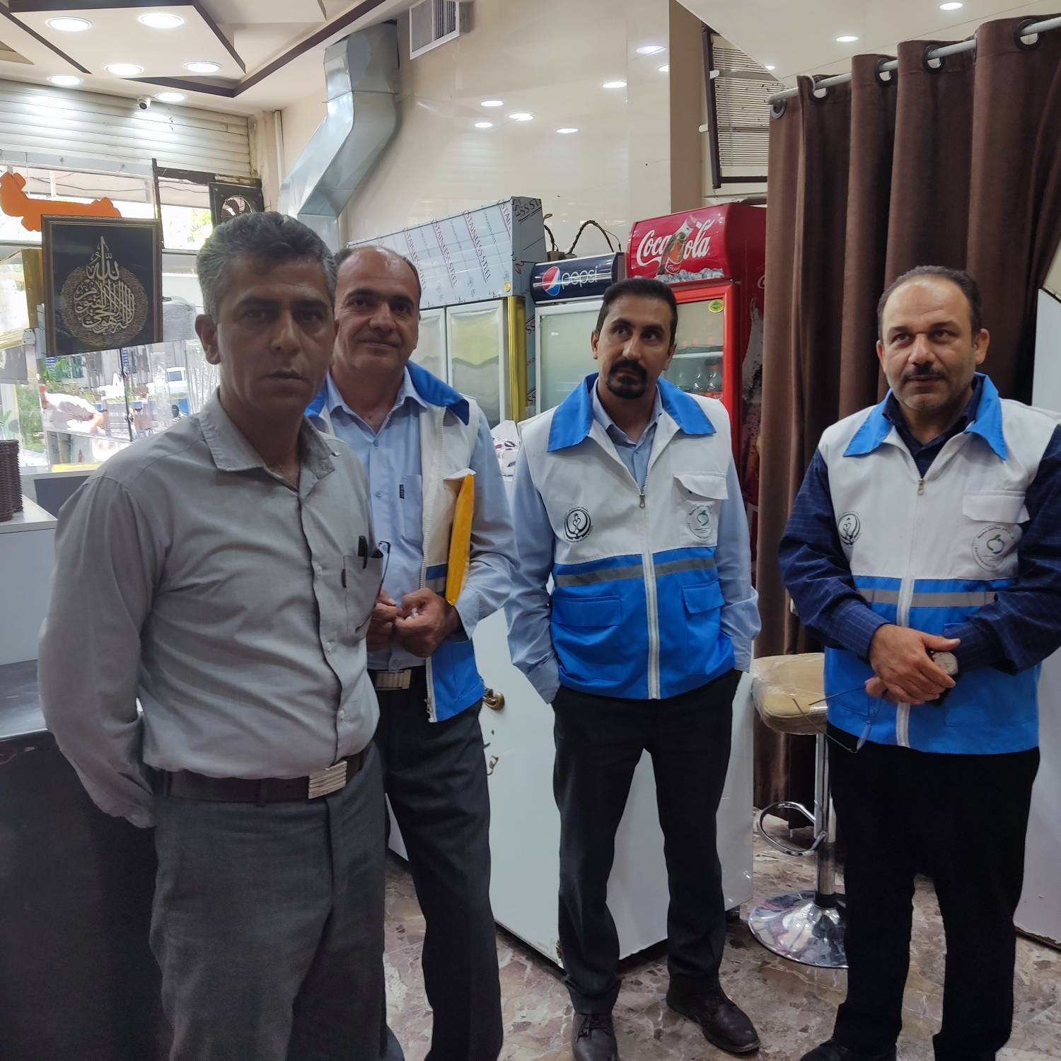 بازدید از مراکز عرضه مواد غذایی با تأکید بر کنترل بهداشتی در روزهای گرم سال