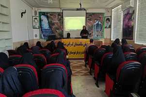 برگزاری جلسه آموزشی برای مددجویان اداره بهزیستی به مناسبت هفته سالمندان توسط کارشناسان مرکز بهداشت شهرستان استهبان