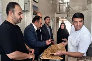 از اجرای طرح تولید و عرضه نان کامل در شهرستان استهبان بازدید شد.