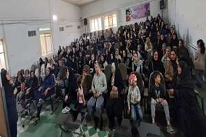 کارگاه آموزشی مدیریت فضای مجازی برای والدین در مرکز بهداشت استهبان برگزار شد