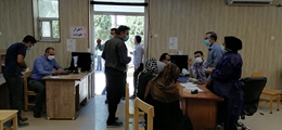 بازدید رئیس شبکه بهداشت و درمان شهرستان استهبان از مرکز تجمیعی واکسیناسیون کرونا شهر استهبان و حومه