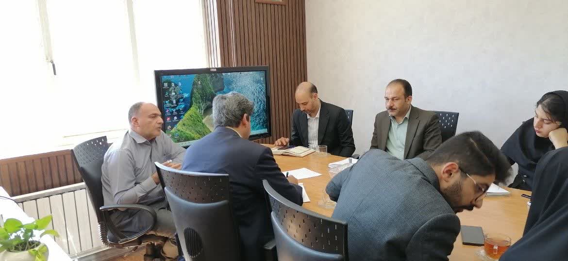 جلسه مشترک مرکز بهداشت شهرستان استهبان و اداره آموزش و پرورش