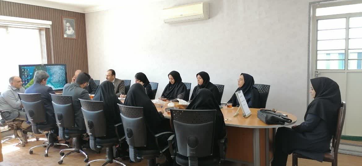 جلسه مشترک مرکز بهداشت شهرستان استهبان و اداره آموزش و پرورش استهبان